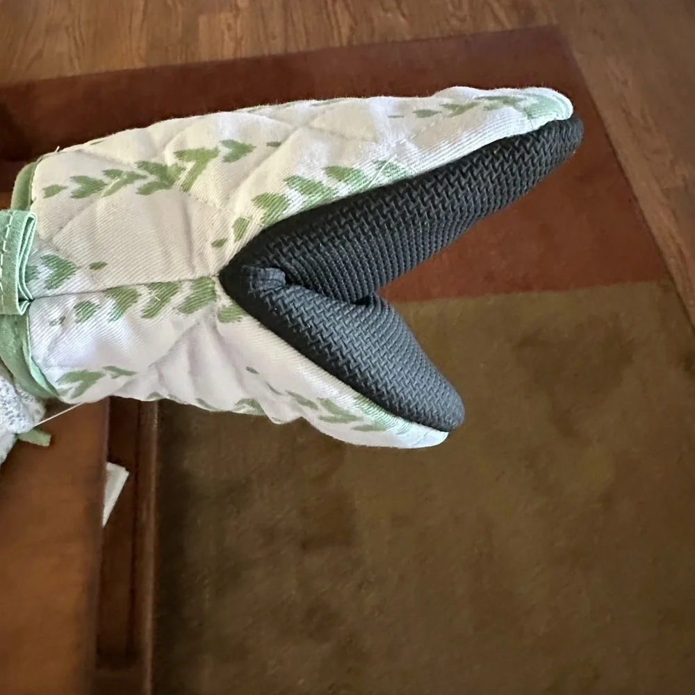 Set of 2 mini oven mitts with neoprene grip